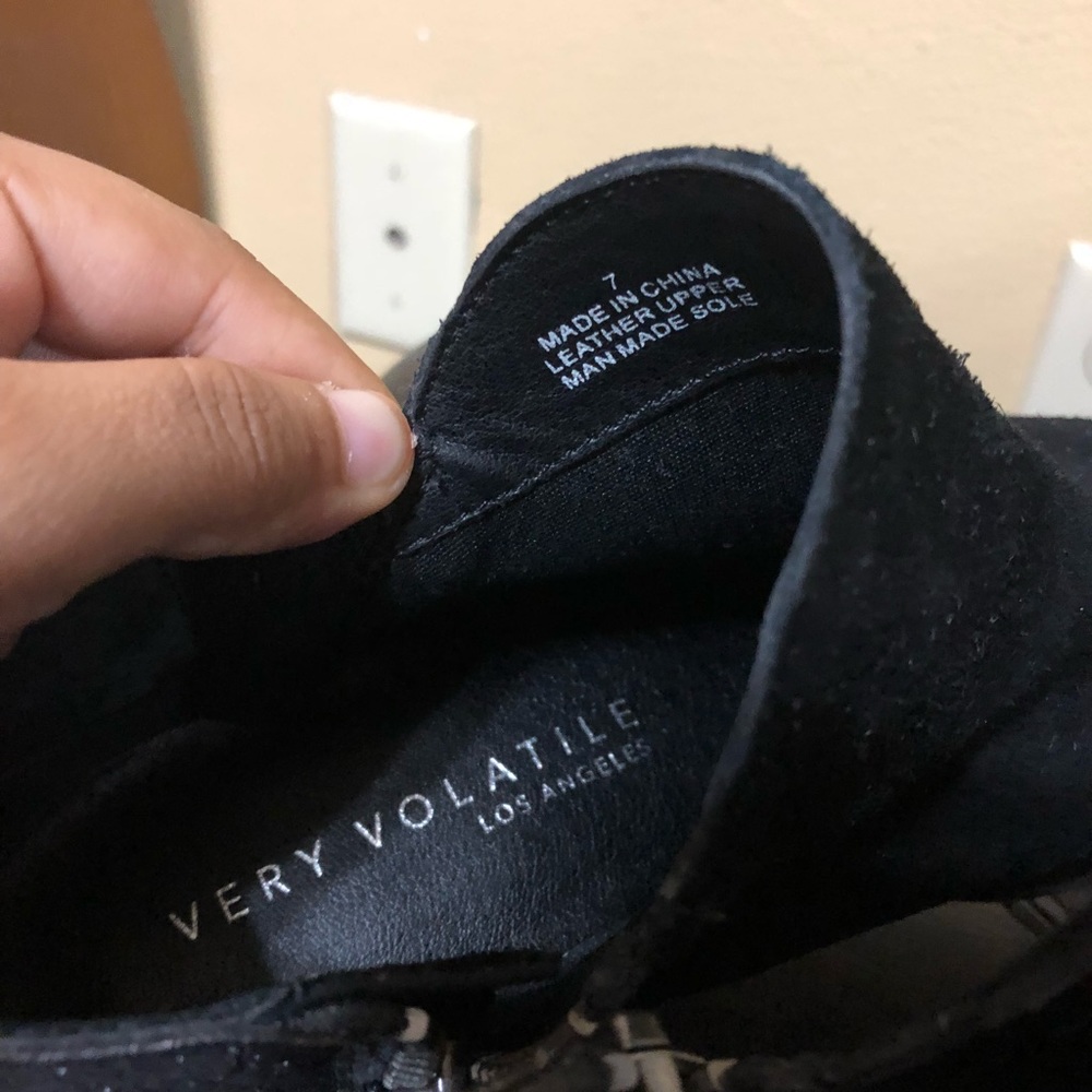 Volatile ankle boots - Picture 4 of 4